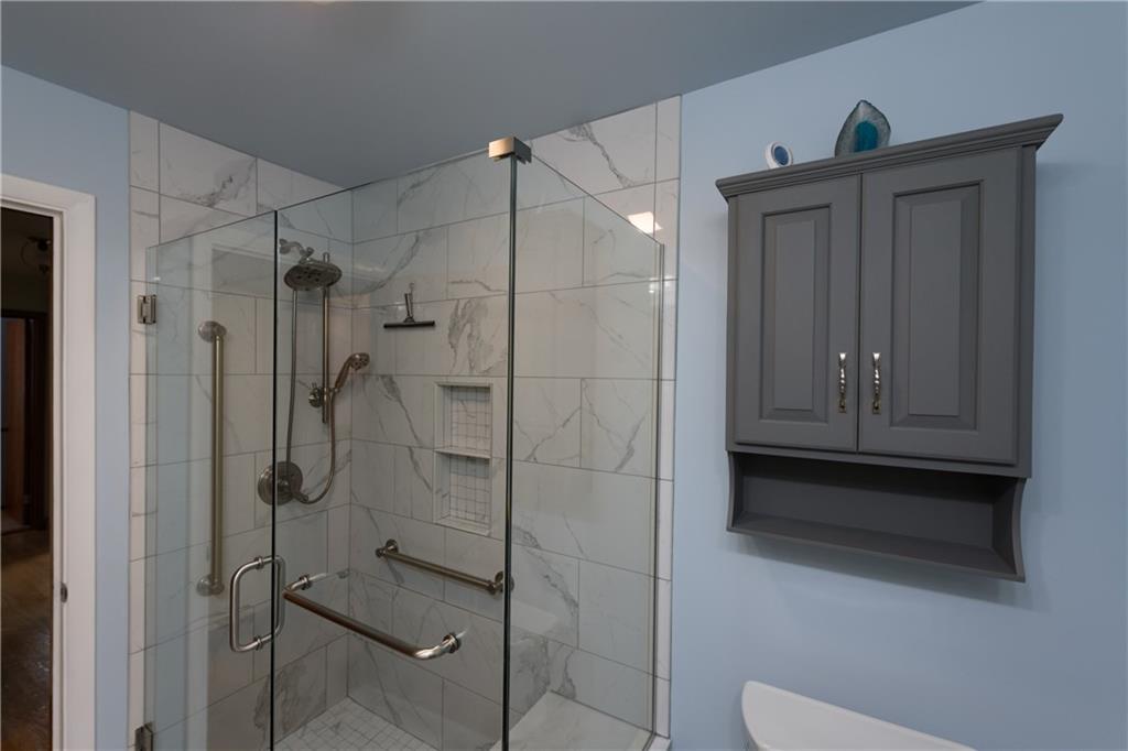 13 Weber Road Jeannette, PA 15644 - Photo 15 of 19 MultiSpray Shower Heads.