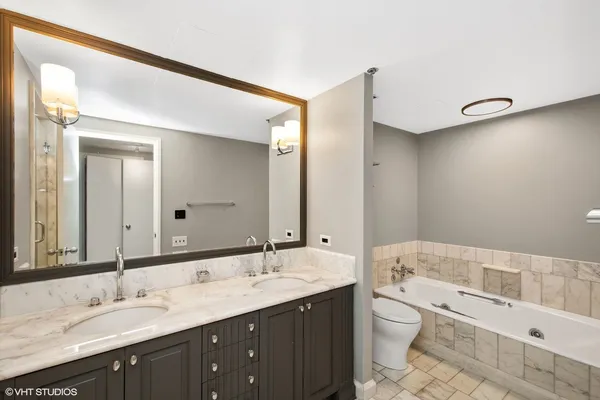 $5,995 | 161 East Chicago Avenue, Unit 31E, Chicago, IL 60611