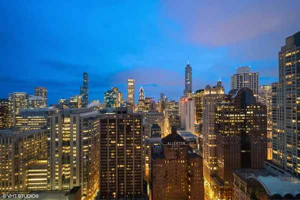 $5,995 | 161 East Chicago Avenue, Unit 31E, Chicago, IL 60611