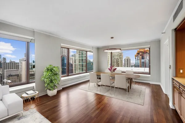 $5,995 | 161 East Chicago Avenue, Unit 31E, Chicago, IL 60611