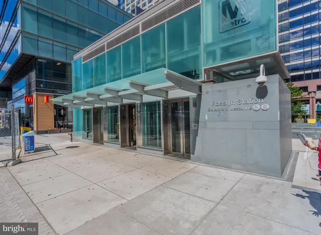 $1,030,000 | 1811 14th Street North, Unit C104, Arlington, VA 22209