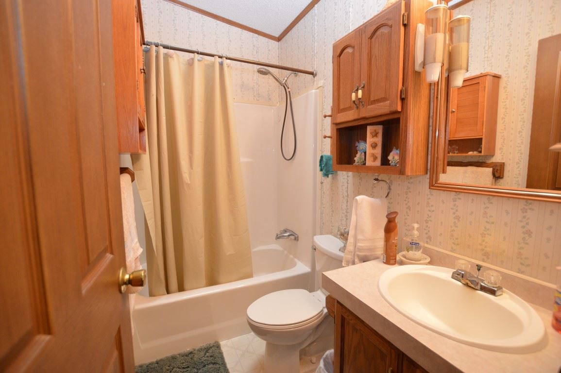 6226 Wallaker Road Benzonia, MI 49616 - Photo 18 of 29 1867142-17.JPG