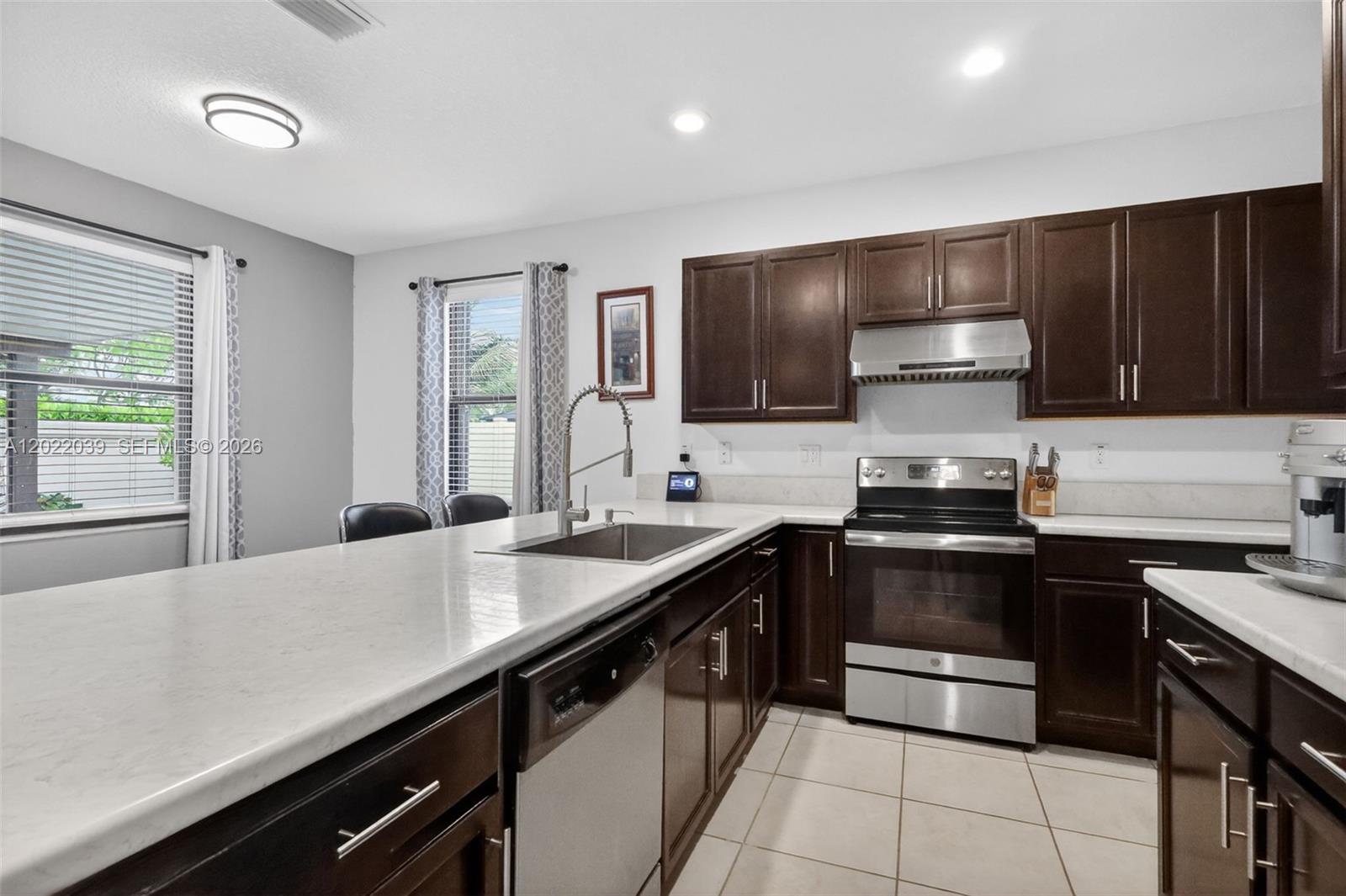 10400 West 35th Way Hialeah, FL 33018 - Photo 17 of 55