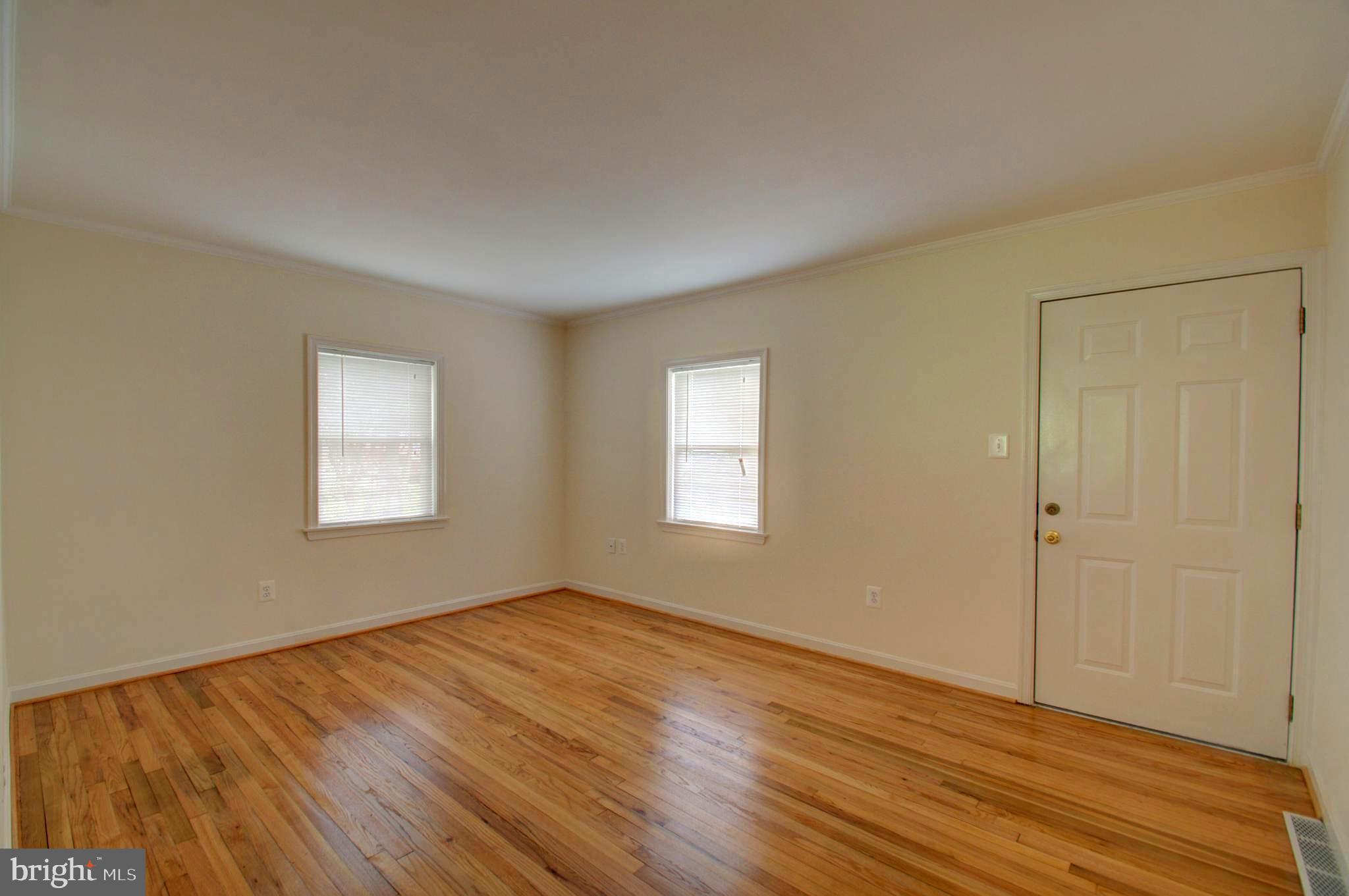 4309 Mahan Road Silver Spring, MD 20906 - Photo 5 of 37 Living Room