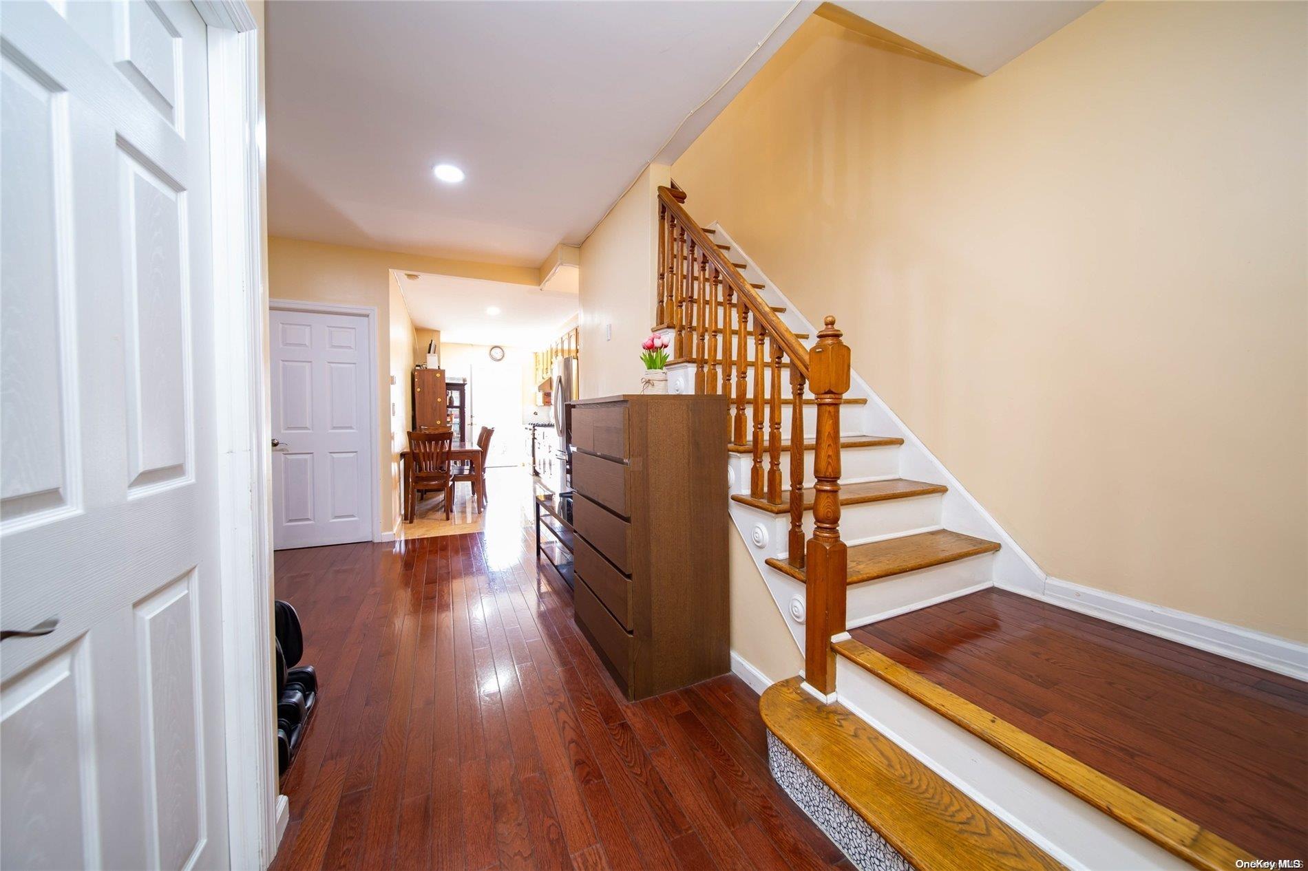 73-45 Utopia Parkway Queens, NY 11366 - Photo 16 of 35