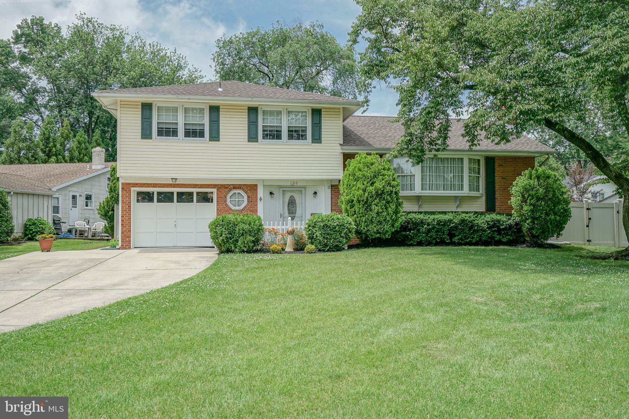 100 Oakmont Road Mount Laurel, NJ 08054 - Photo 2 of 34 Gallery Image 2