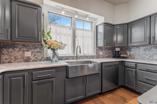 $899,900 | 3100 Fairway Drive, Baton Rouge, LA 70809