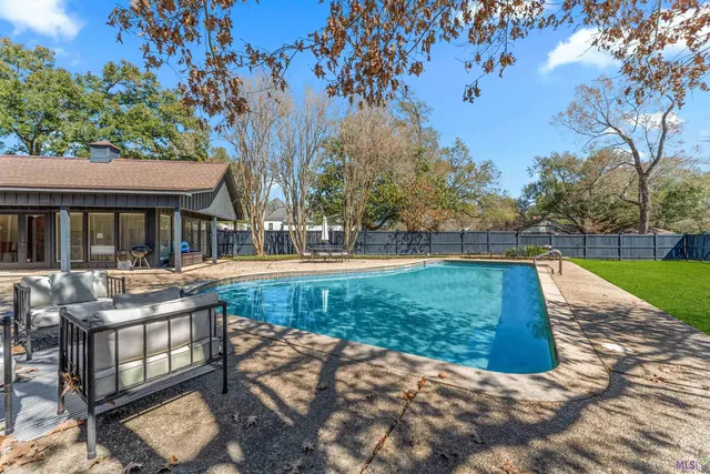 $899,900 | 3100 Fairway Drive, Baton Rouge, LA 70809
