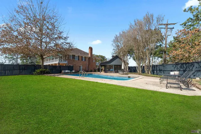 $899,900 | 3100 Fairway Drive, Baton Rouge, LA 70809