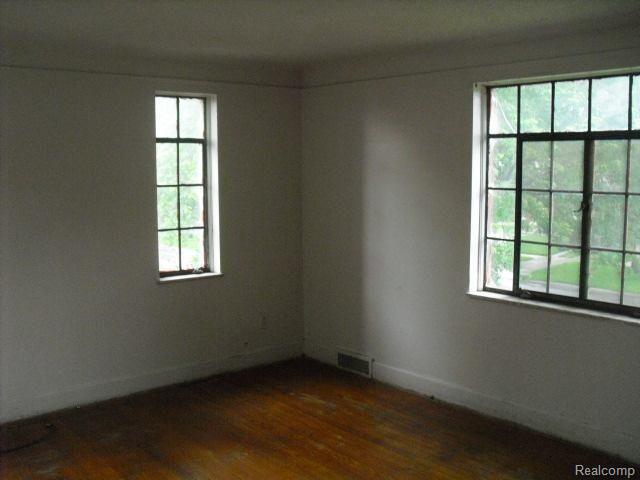 15309 Stahelin Road Detroit, MI 48223 - Photo 4 of 6 st4