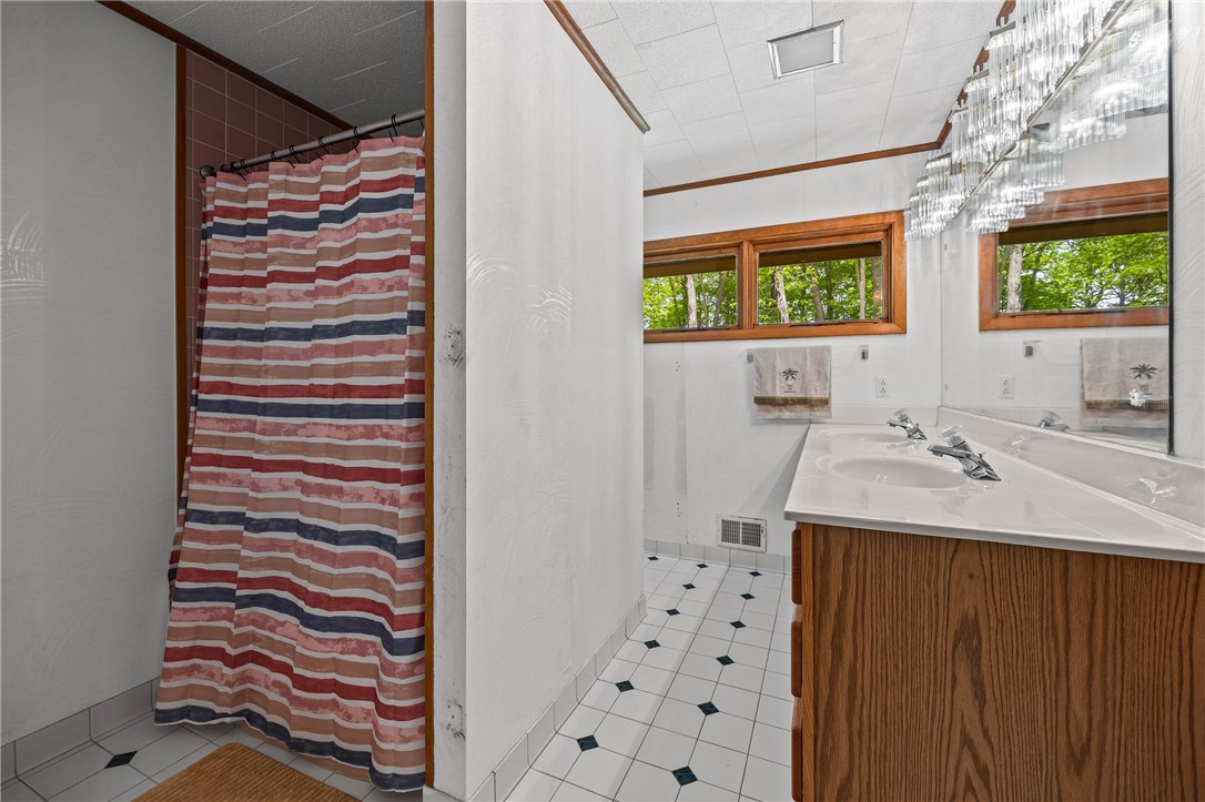 1455 Ayrault Road Perinton, NY 14450 - Photo 17 of 31