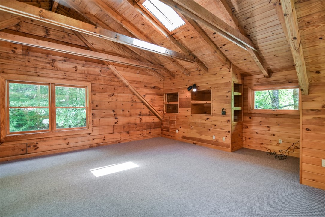 159 Willow Walk Sunset, SC 29685 - Photo 15 of 41 Loft/Master Suite