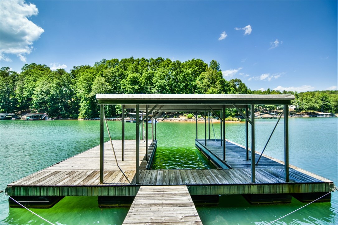 159 Willow Walk Sunset, SC 29685 - Photo 33 of 41 Covered Dock