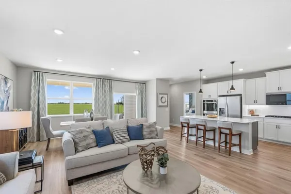 $599,990 | 1712 Oak Crk Drive, Chaska, MN 55318