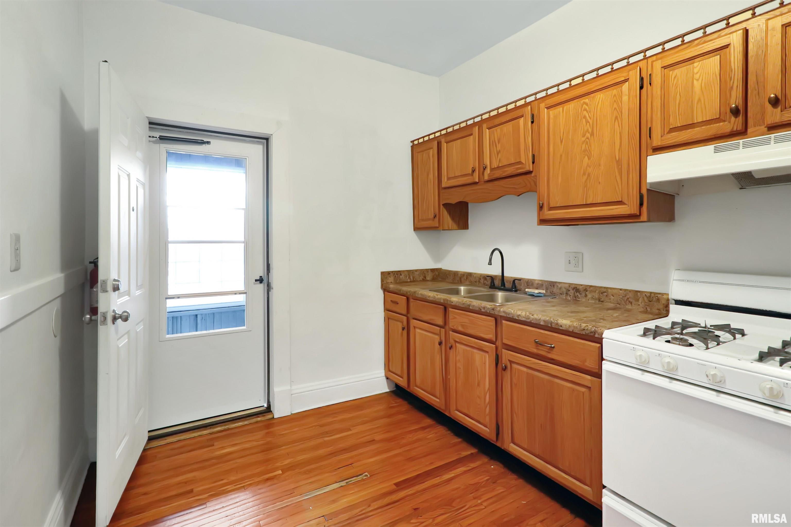 1019 North Farmington Road Peoria, IL 61606 - Photo 17 of 23