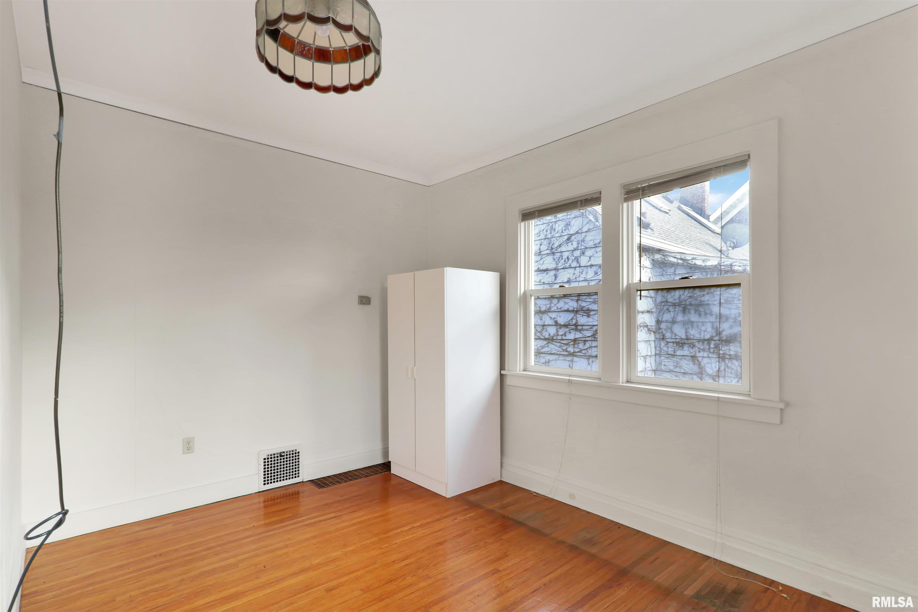 1019 North Farmington Road Peoria, IL 61606 - Photo 18 of 23