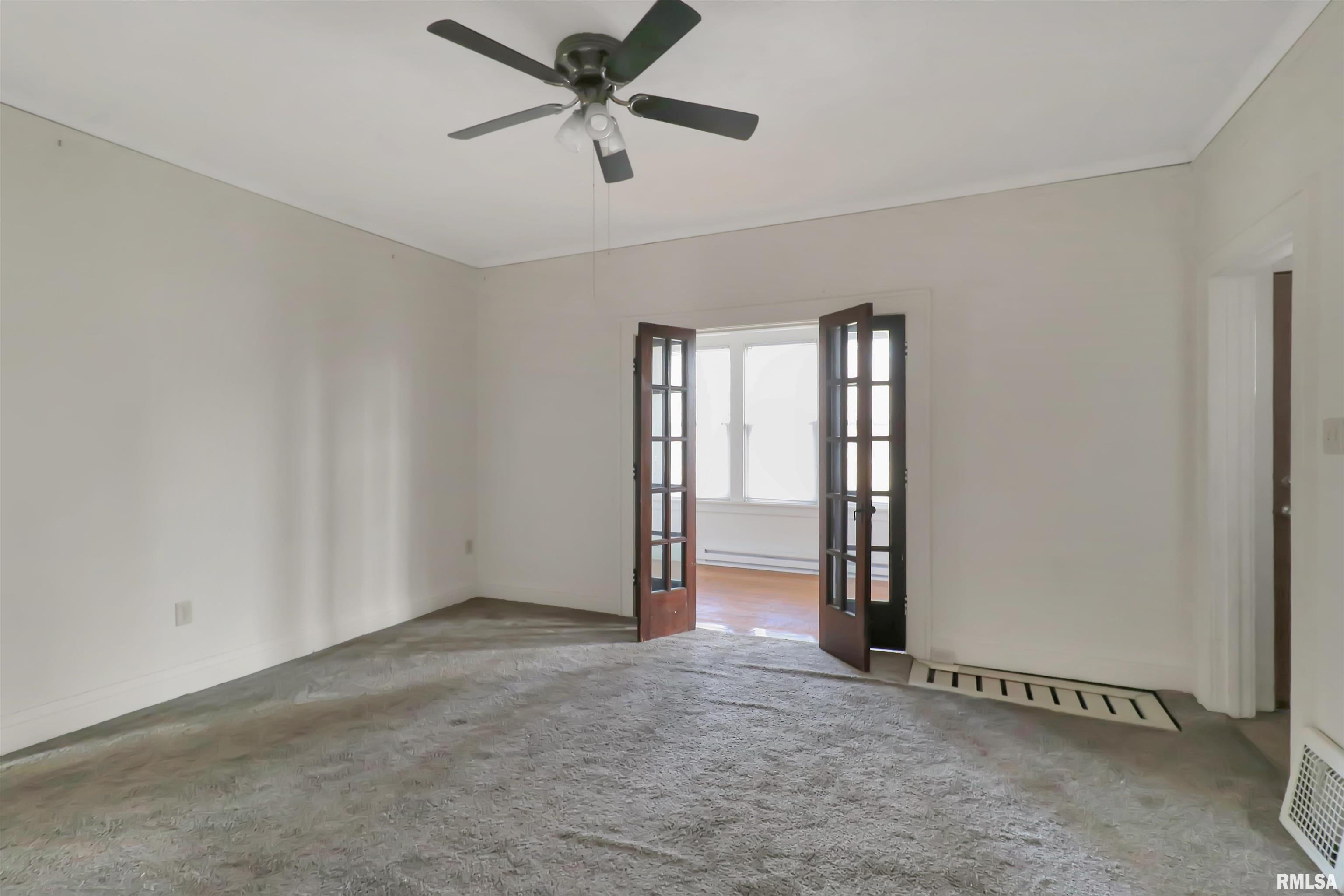 1019 North Farmington Road Peoria, IL 61606 - Photo 3 of 23