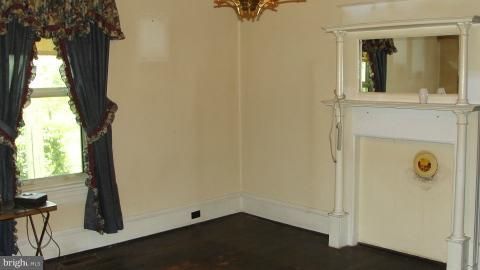 7174 Rapidan Road Rapidan, VA 22733 - Photo 6 of 27 Living Room