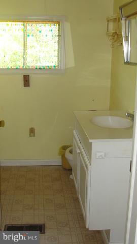 7174 Rapidan Road Rapidan, VA 22733 - Photo 8 of 27 Bath