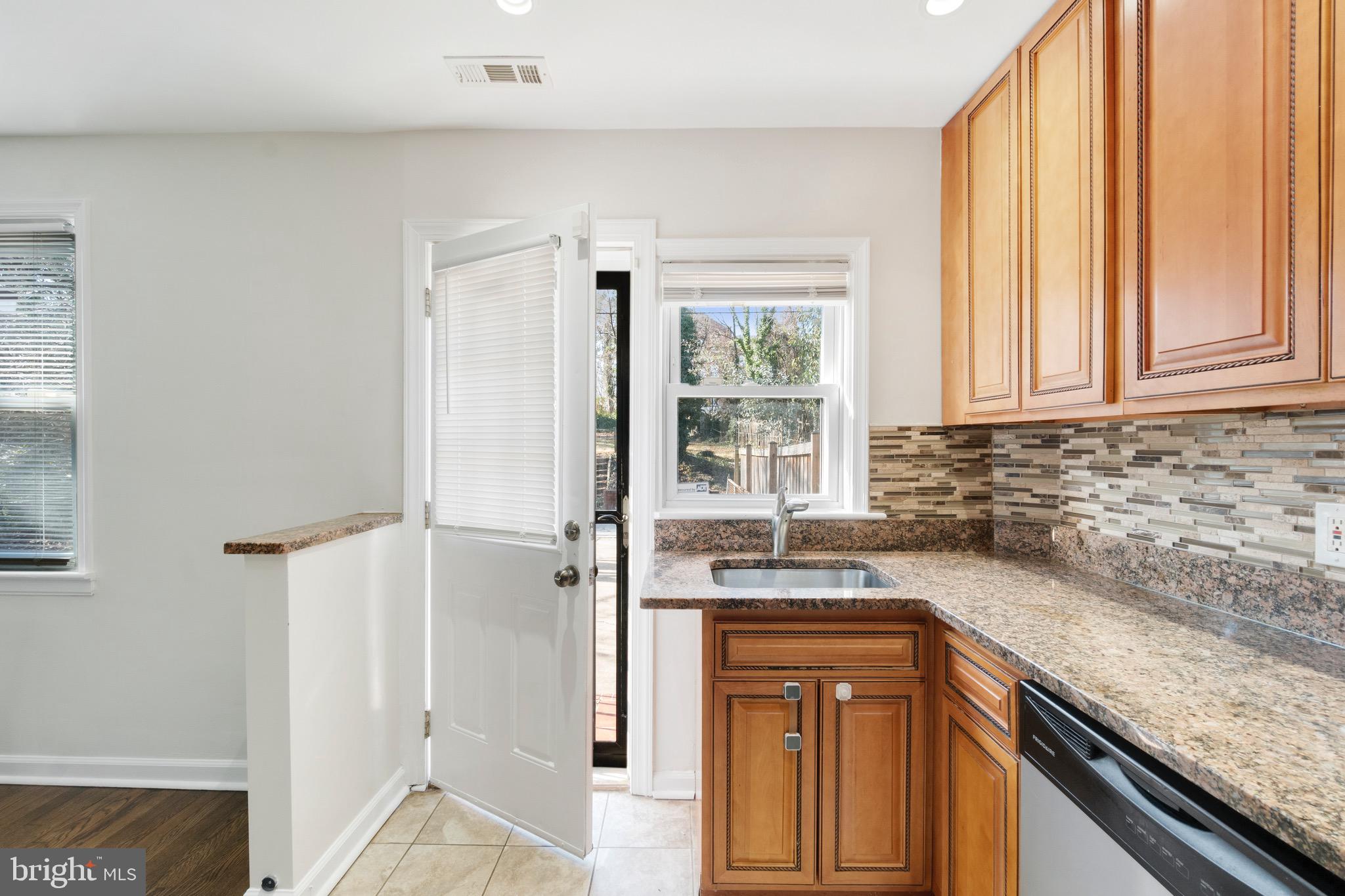 3920 Rexmere Road Baltimore, MD 21218 - Photo 18 of 48