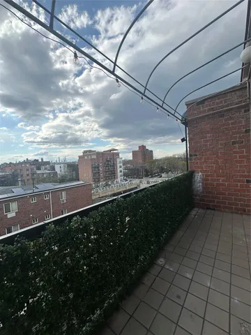 $699,999 | 41-28 71st Street, Unit 4D | Woodside