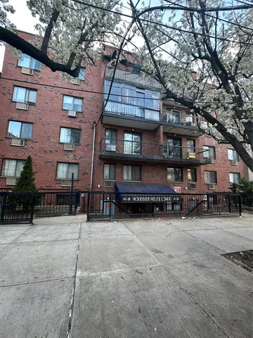 $699,999 | 41-28 71st Street, Unit 4D | Woodside