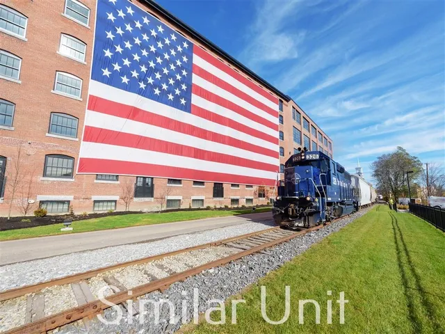 $2,570 | 34 Franklin Street, Unit 306, Nashua, NH 03064