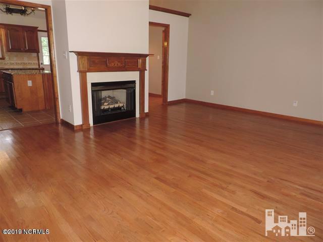 393 Highway 172 Hubert, NC 28539 - Photo 8 of 114 20170505145236203427000000-o