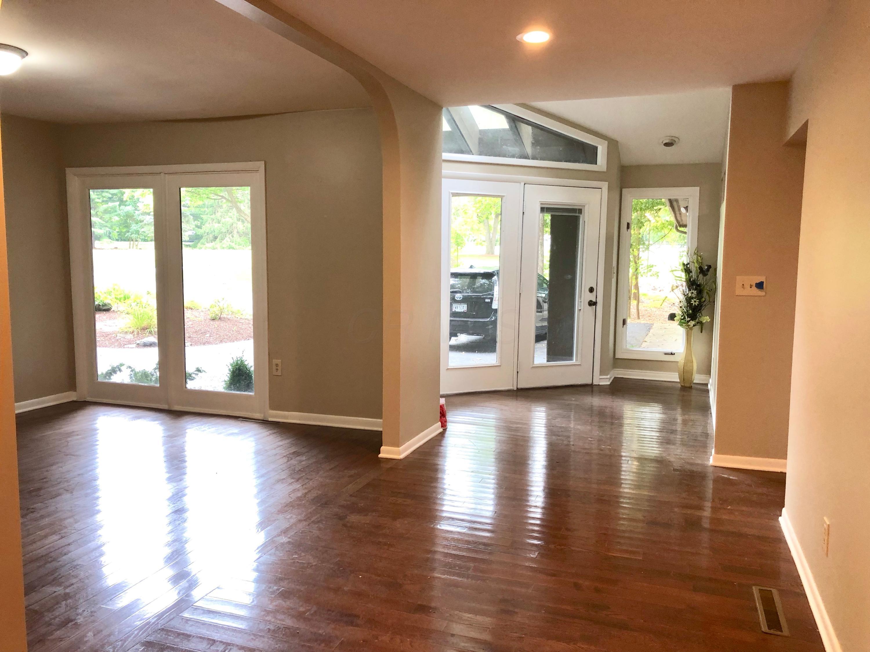 8015 Flint Road Columbus, OH 43235 - Photo 12 of 46