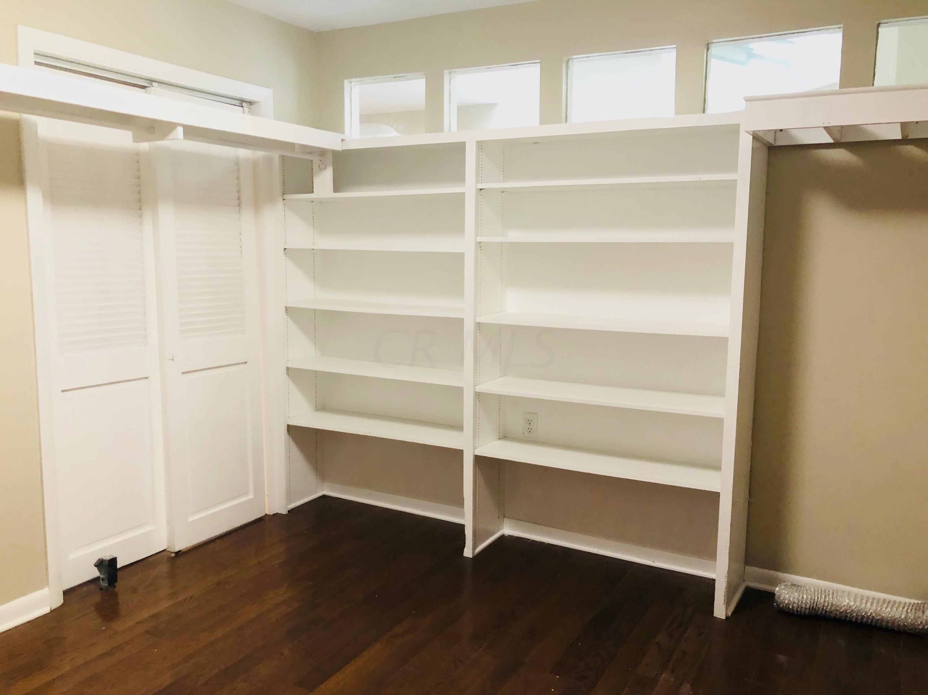 8015 Flint Road Columbus, OH 43235 - Photo 13 of 46