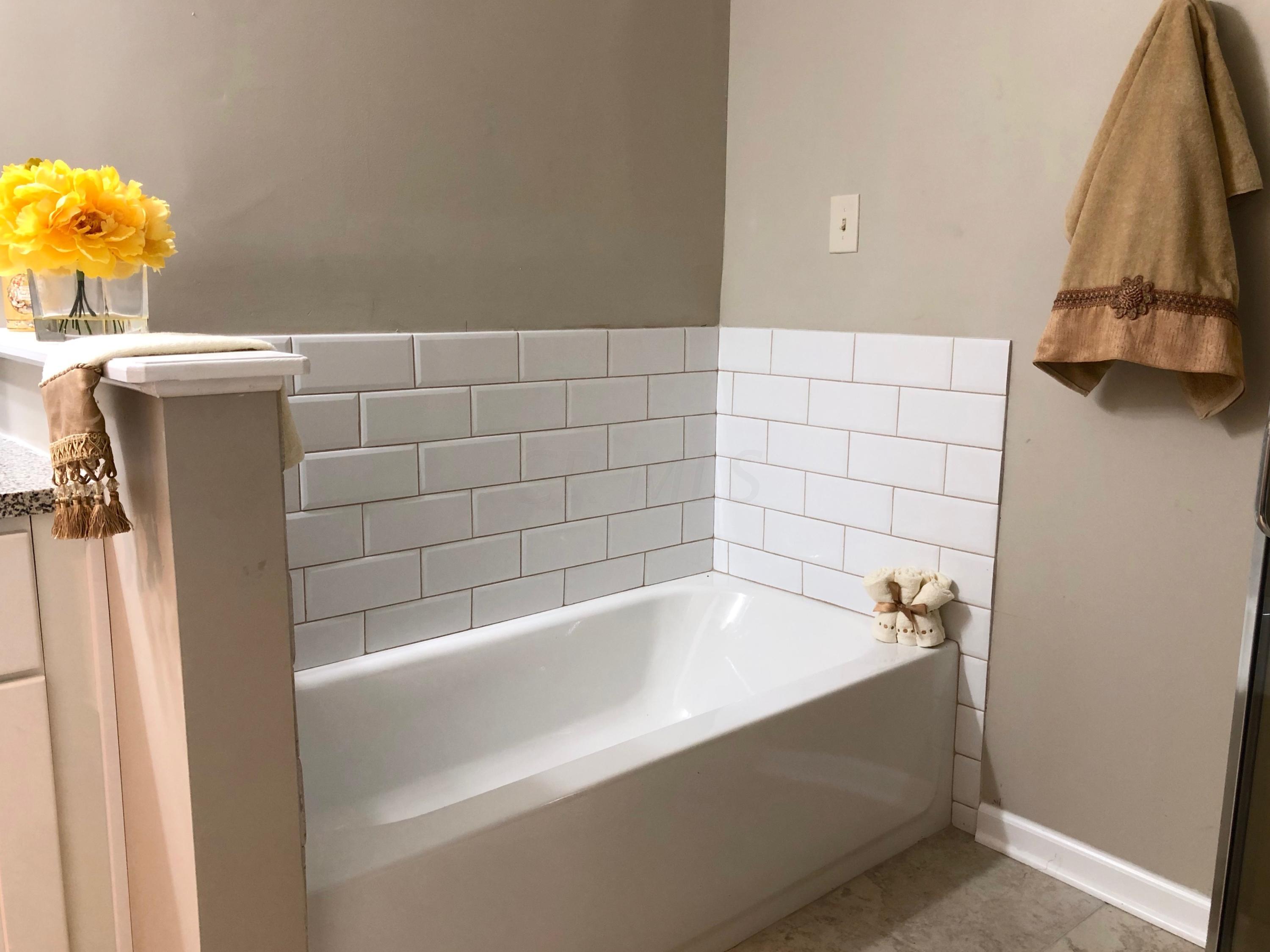 8015 Flint Road Columbus, OH 43235 - Photo 23 of 46