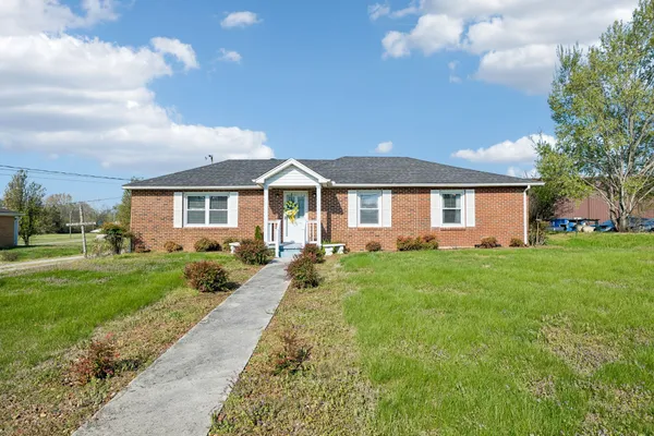 $329,000 | 247 Edgewood Street, Alexandria, TN 37012