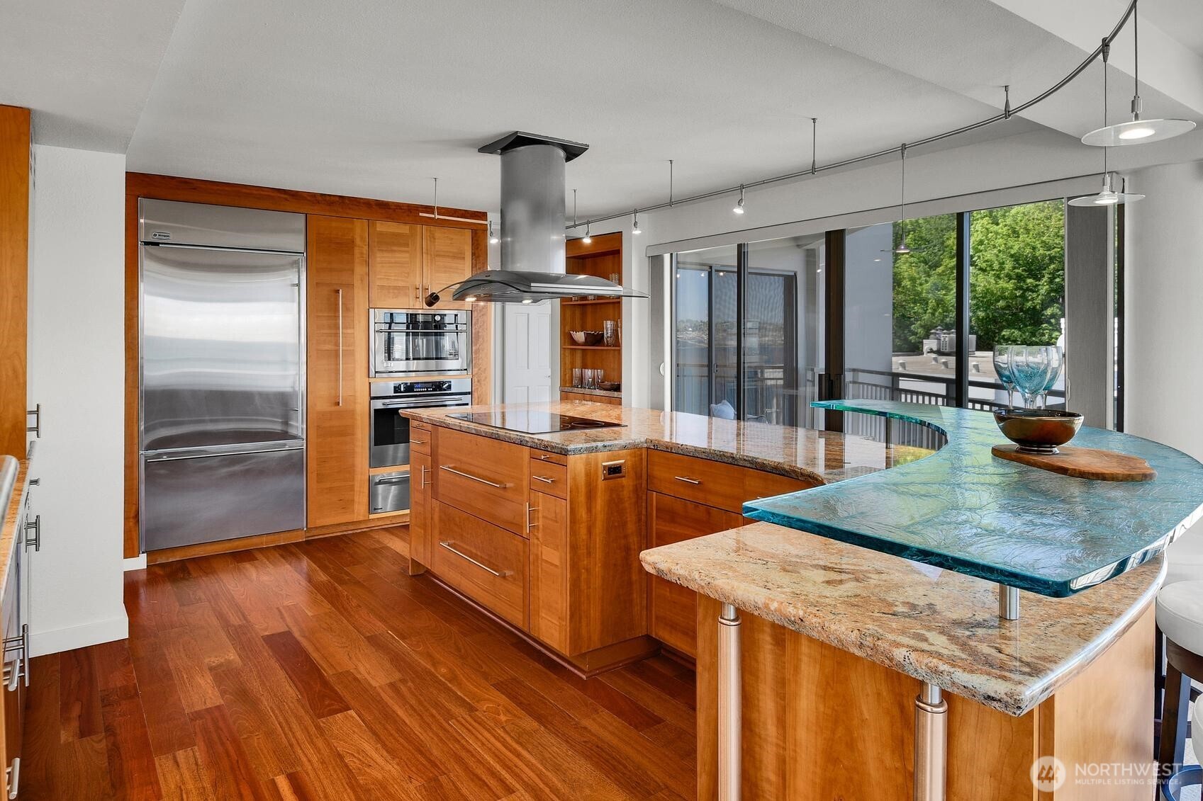1111 Harbor Avenue Southwest, Unit 500 Seattle, WA 98116 - Photo 14 of 40