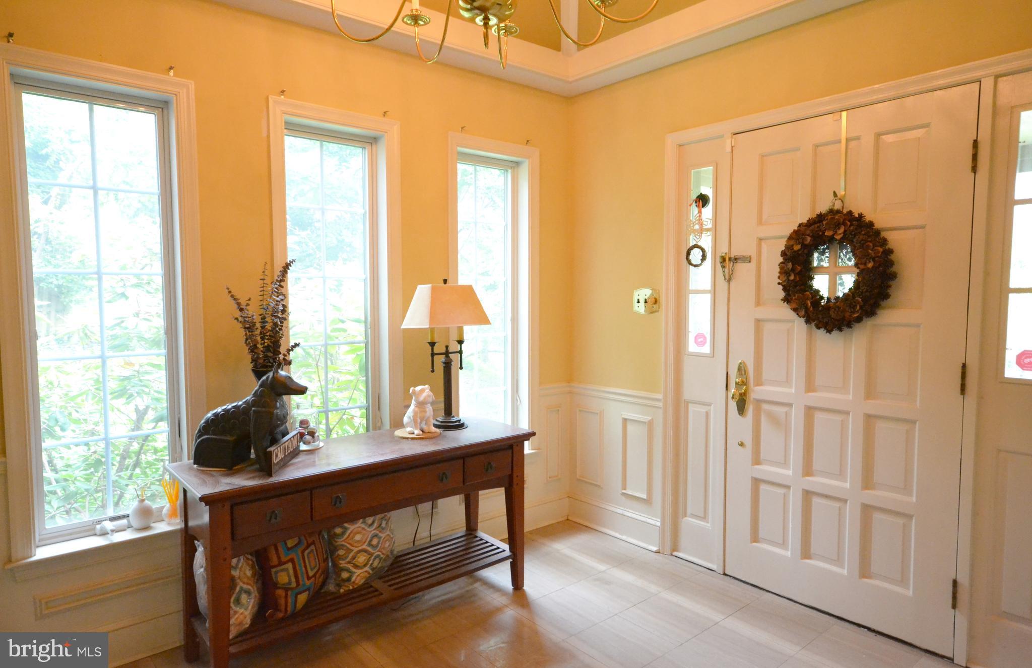 400 Upper Weadley Road Wayne, PA 19087 - Photo 3 of 15 Foyer