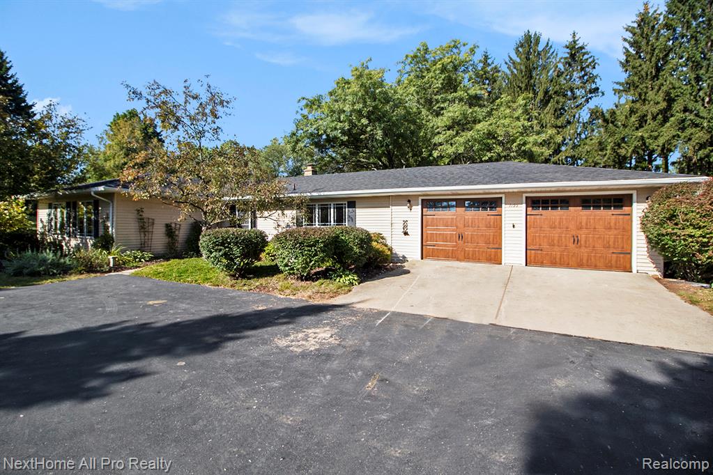 7195 Curtis Road Northville, MI 48168 - Photo 25 of 70