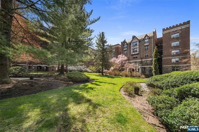 a view of a large building