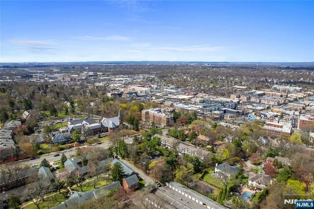 $2,800 | 100 East Palisade Avenue, Unit B51, Englewood, NJ 07631