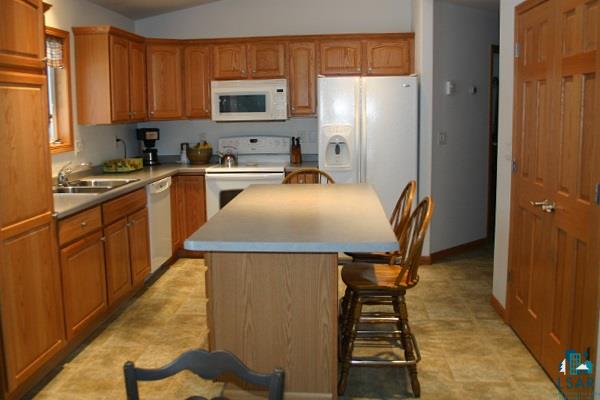 510 Hidden View Road Carlton, MN 55718 - Photo 4 of 24 Kitchen
