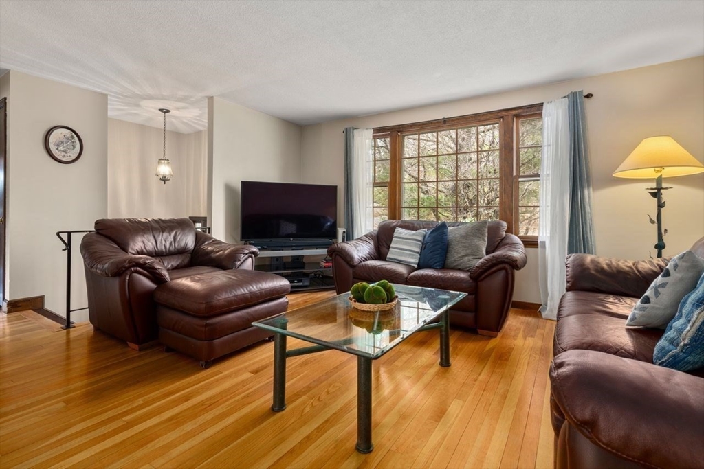 85 Dover Road Millis, MA 02054 - Photo 4 of 24 Gallery Image 4
