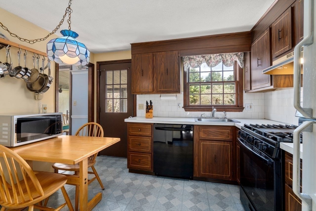 85 Dover Road Millis, MA 02054 - Photo 8 of 24 Gallery Image 8