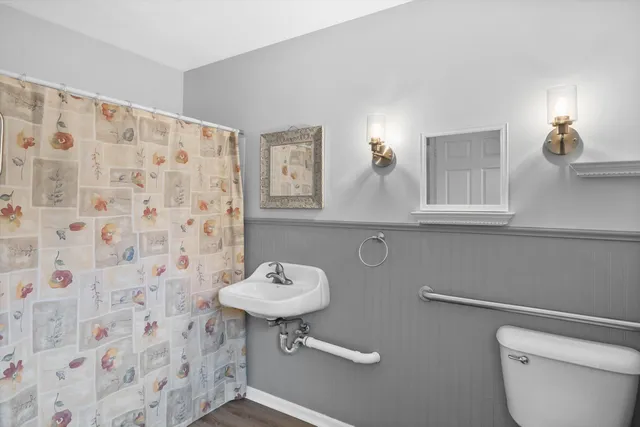 $639,900 | 108 East Oak Crest Drive, Unit 110, Wales, WI 53183