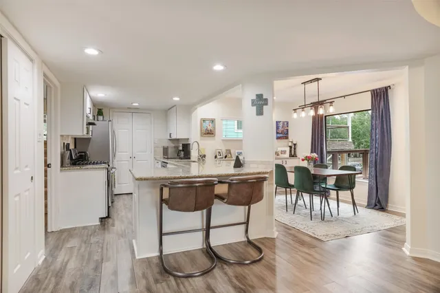 $565,000 | 224 Clear Lake Road, Clear Lake Shores, TX 77565