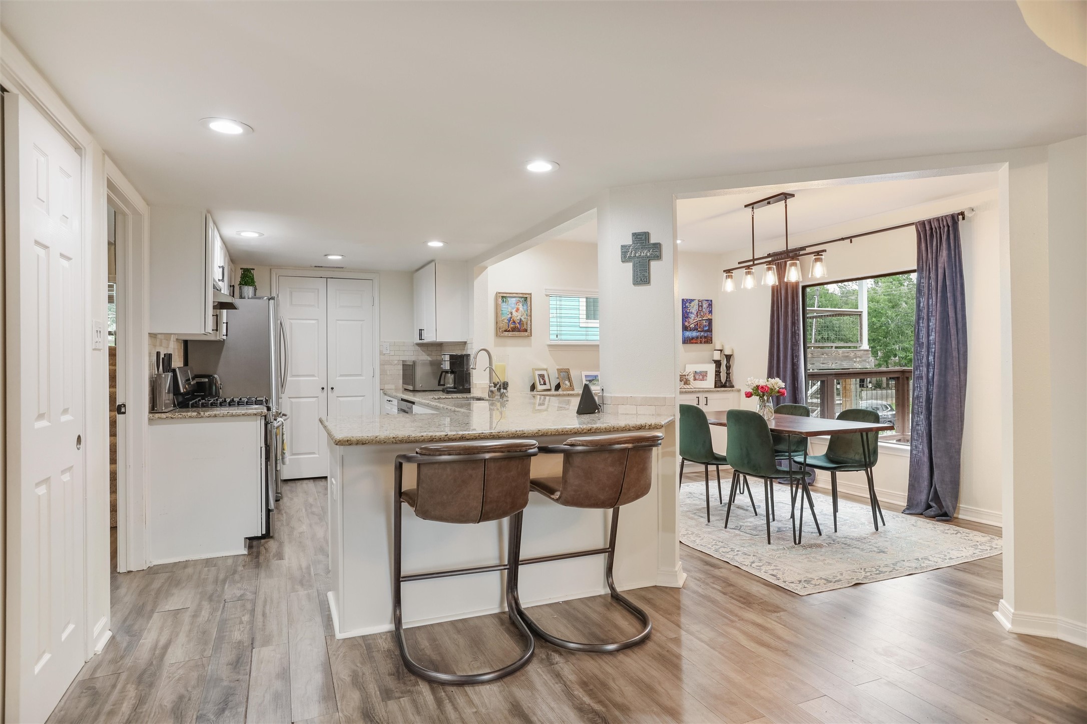 224 Clear Lake Road Clear Lake Shores, TX 77565 - Photo 13 of 50 Bright functional open concept kitchen