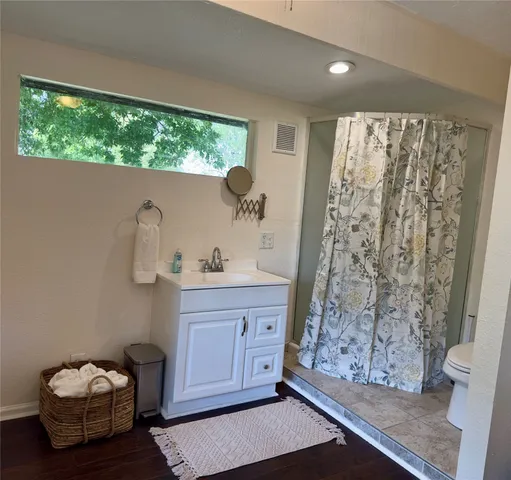 $565,000 | 224 Clear Lake Road, Clear Lake Shores, TX 77565