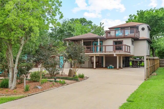 $565,000 | 224 Clear Lake Road, Clear Lake Shores, TX 77565