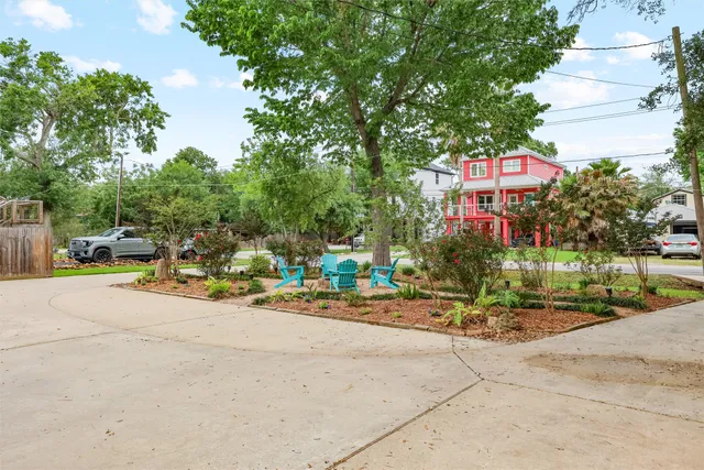 $565,000 | 224 Clear Lake Road, Clear Lake Shores, TX 77565