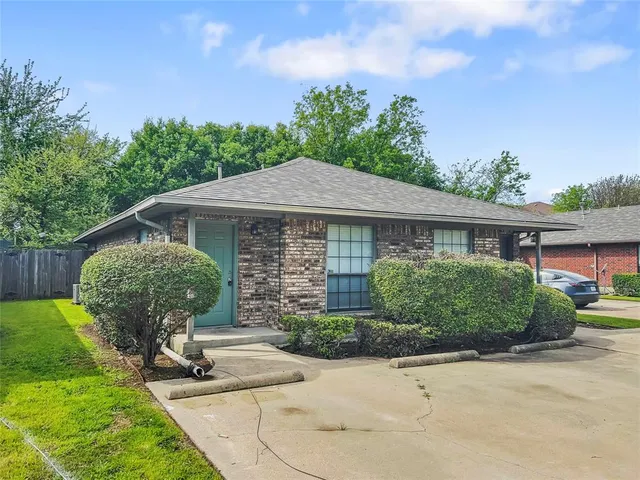 $1,225 | 828 Mirabell Court, Arlington, TX 76015