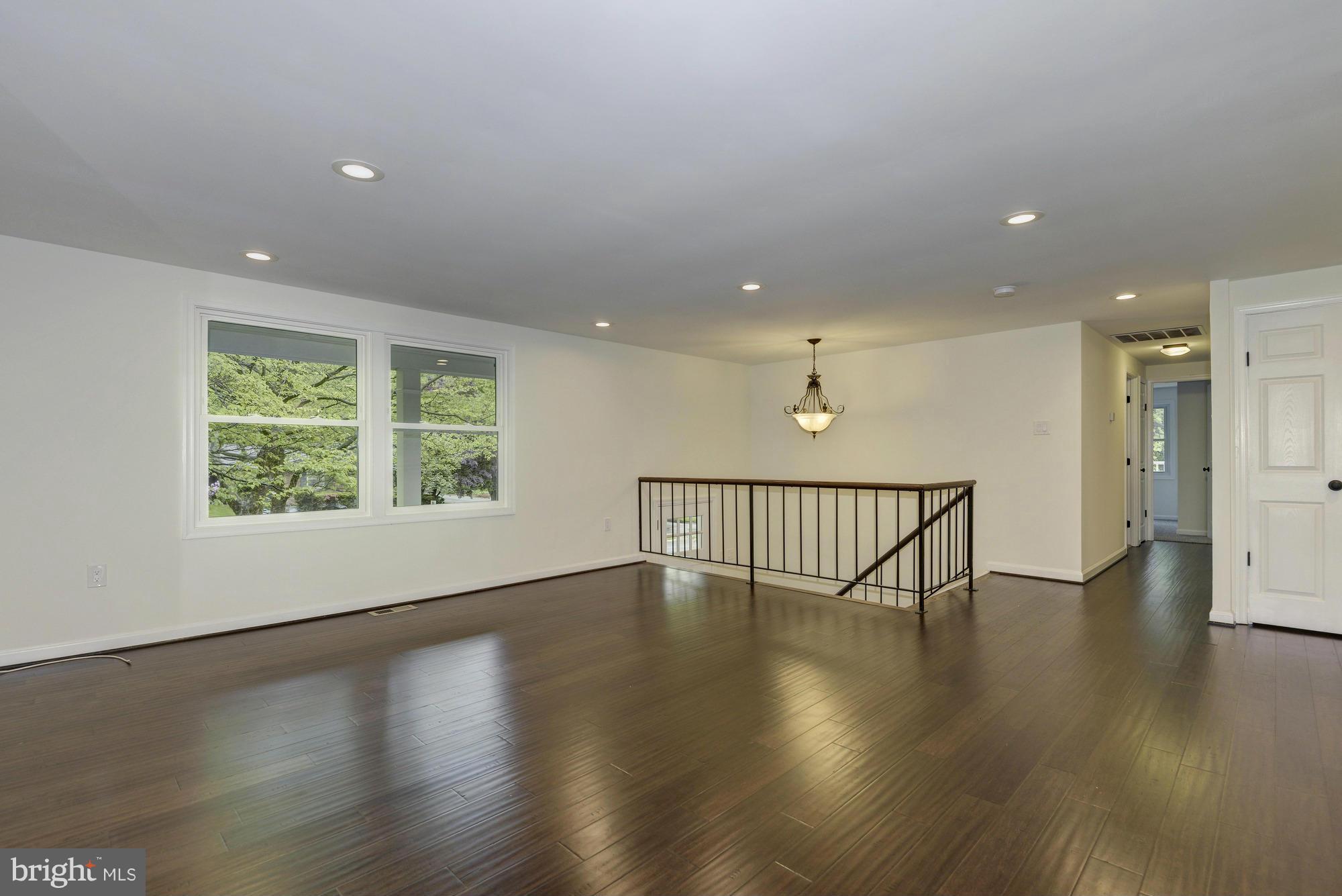 5101 West Running Brook Road Columbia, MD 21044 - Photo 3 of 27 Living Room