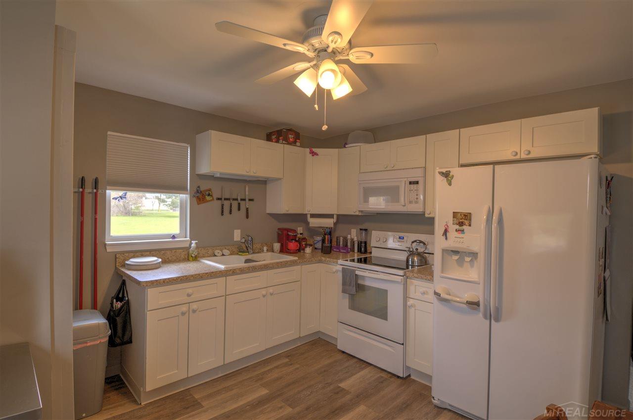 7224 Hyacinth Road Lexington, MI 48450 - Photo 8 of 12 50010883-7.JPG