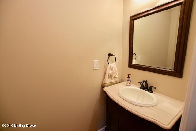 648 Foxfire Road Elizabethtown, KY 42701 - Photo 27 of 43 halfbath